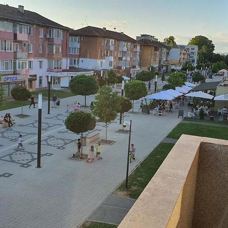 Апартаменти Fim Apartament Хунедоара Екстер'єр фото