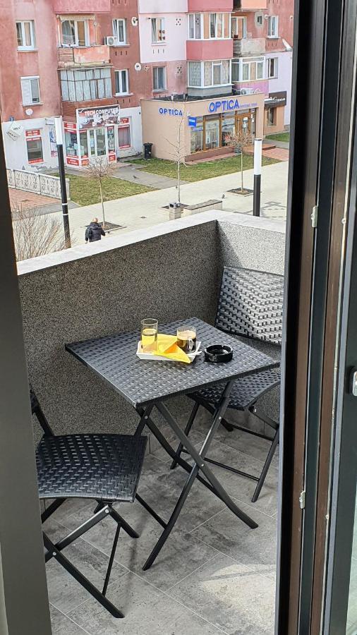 Апартаменти Fim Apartament Хунедоара Екстер'єр фото