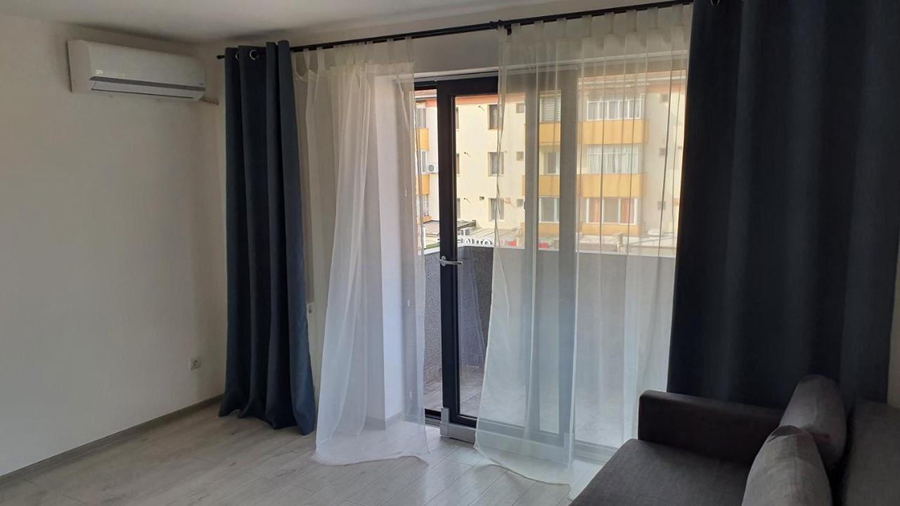 Апартаменти Fim Apartament Хунедоара Екстер'єр фото
