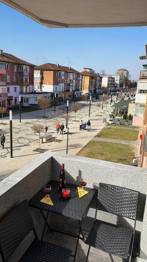 Апартаменти Fim Apartament Хунедоара Екстер'єр фото