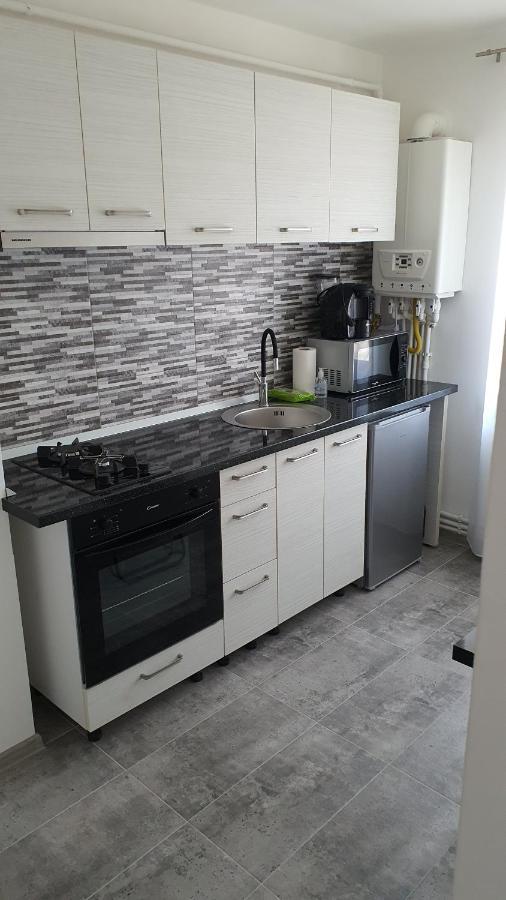 Апартаменти Fim Apartament Хунедоара Екстер'єр фото