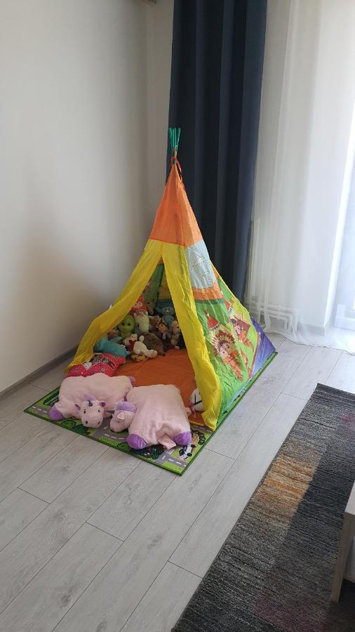 Апартаменти Fim Apartament Хунедоара Екстер'єр фото