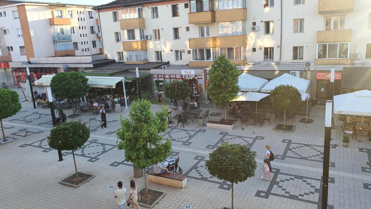 Апартаменти Fim Apartament Хунедоара Екстер'єр фото